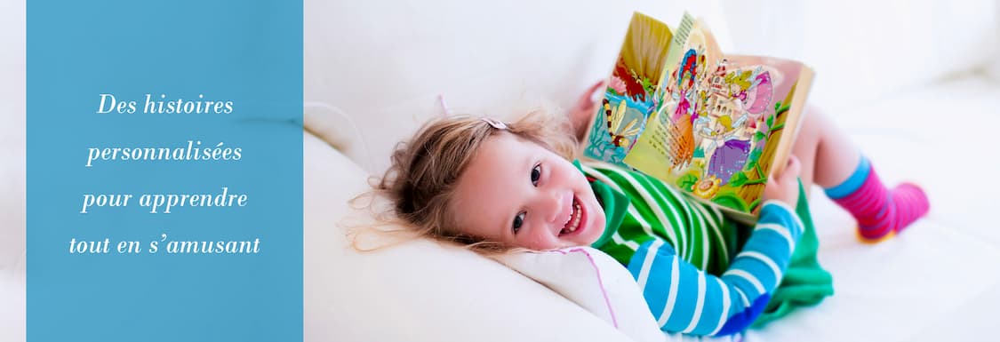 Livres-30-Fille sofa livre